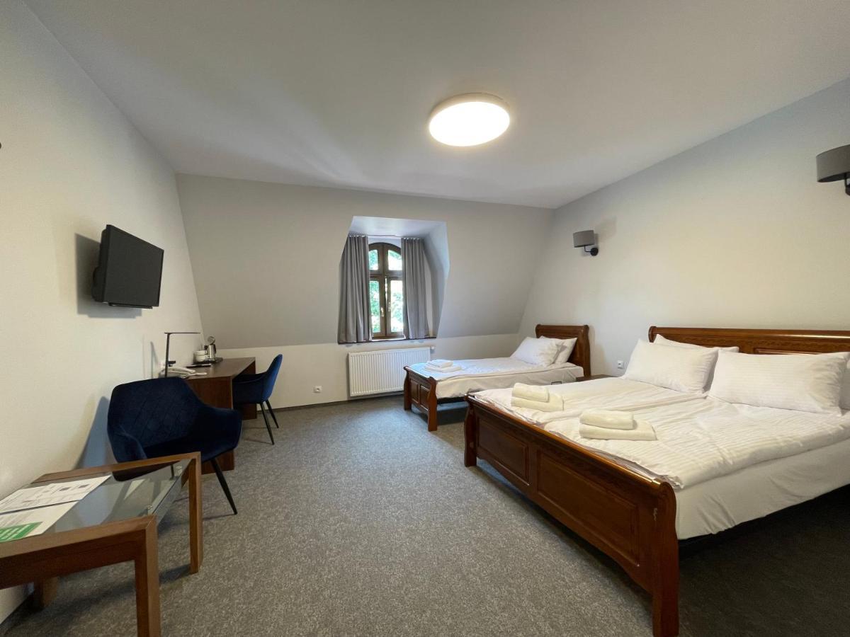 Hotel Red Ostrowiec Świętokrzyski 外观 照片