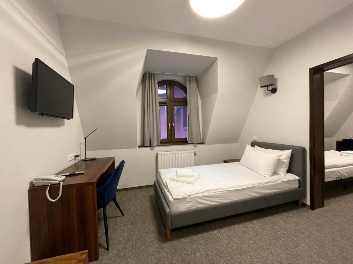Hotel Red Ostrowiec Świętokrzyski 外观 照片