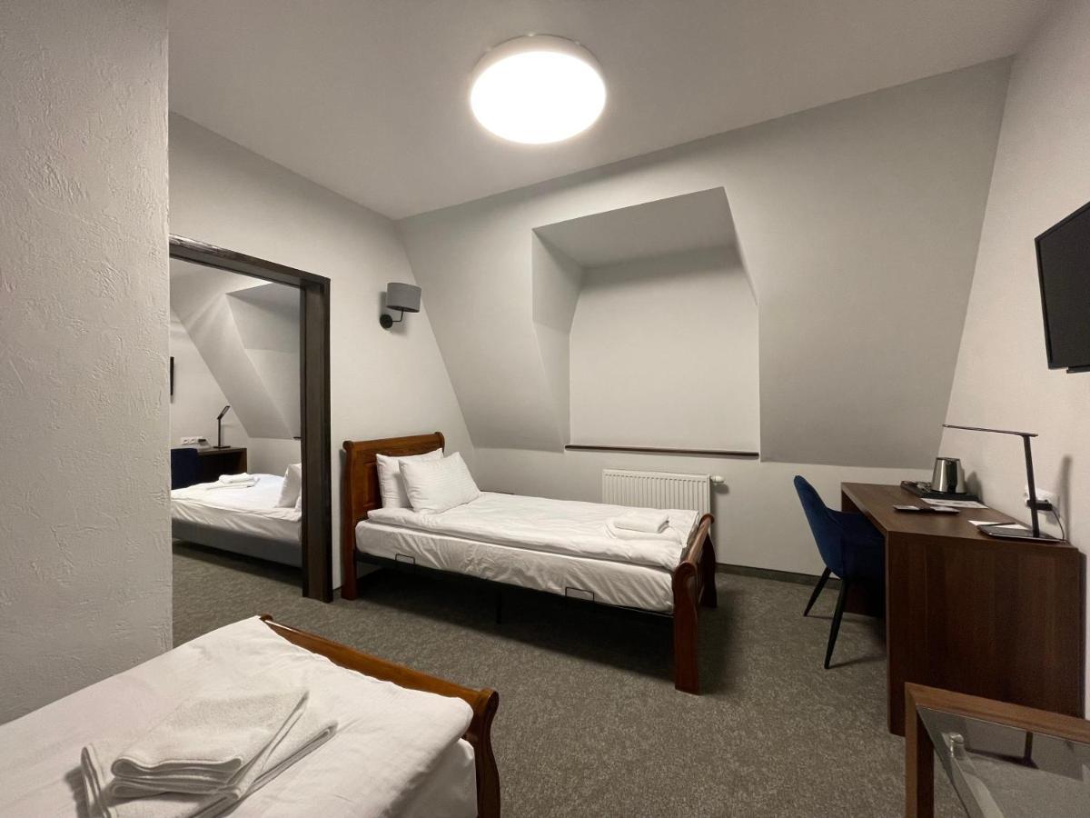 Hotel Red Ostrowiec Świętokrzyski 外观 照片