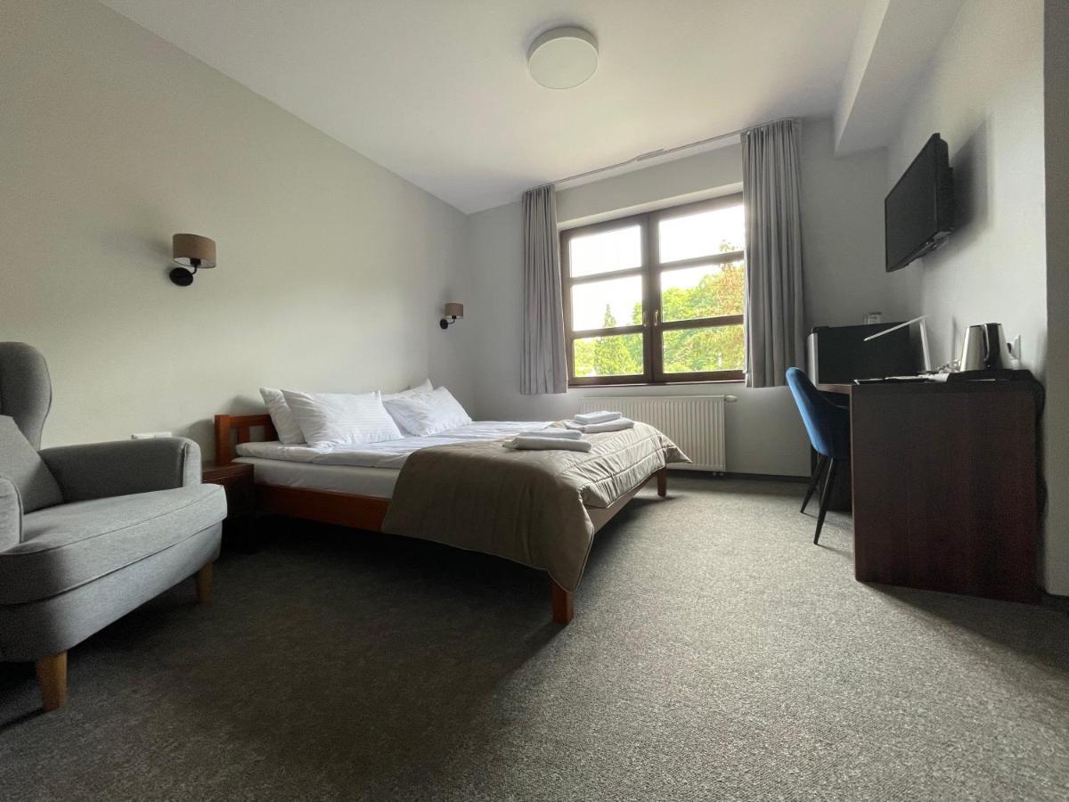 Hotel Red Ostrowiec Świętokrzyski 外观 照片