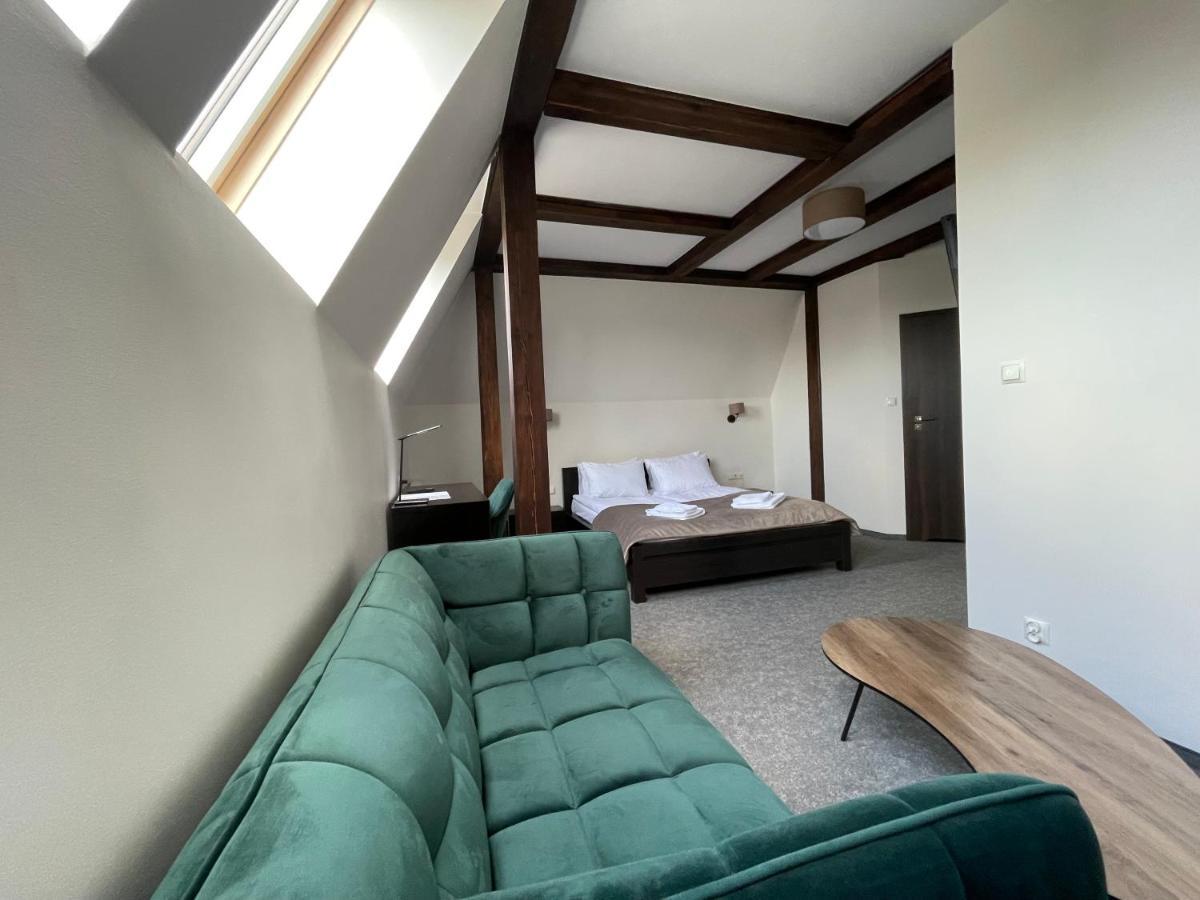 Hotel Red Ostrowiec Świętokrzyski 外观 照片