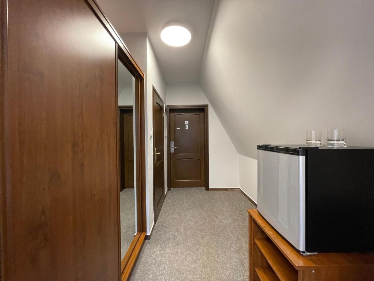 Hotel Red Ostrowiec Świętokrzyski 外观 照片