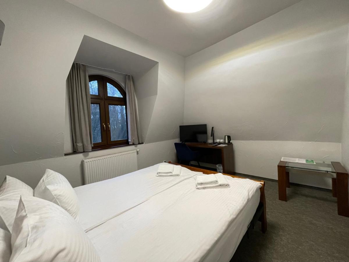 Hotel Red Ostrowiec Świętokrzyski 外观 照片