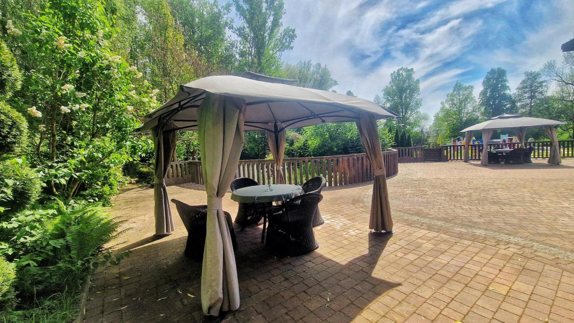 Hotel Red Ostrowiec Świętokrzyski 外观 照片